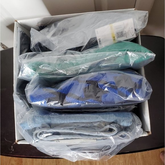 NEW! Women's Clothing Reseller Wholesale Bundle Box Lot, SMALL - $250+ Retail - Picture 4 of 6